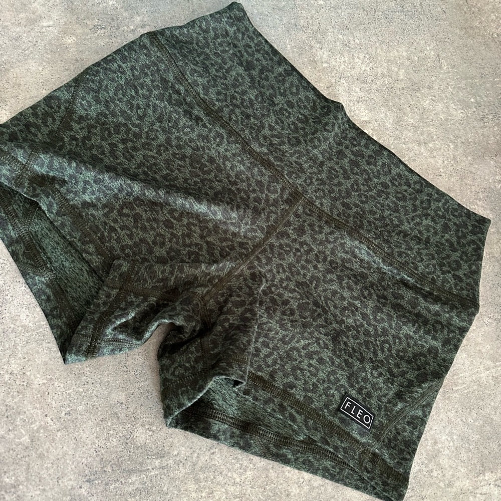 Fleo Apex Contour Short 3.25” - Mid Rise